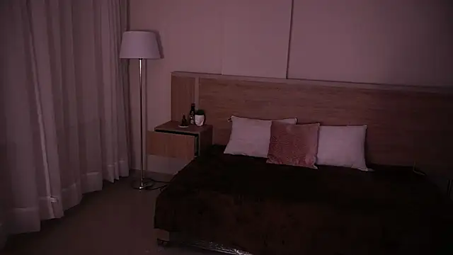 AliceShazaham  online show from 02-16-25, 09:04