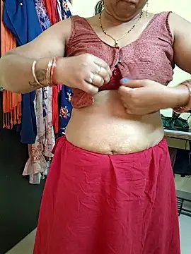 Snapshot of PayalSharmahot143 chatting on 06-05-26, 03:46 PayalSharmahot143 online show from 06-05-26, 03:46