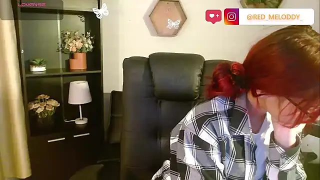 Snapshot of RedMeloddy chatting on 05-06-26, 10:37 RedMeloddy online show from 05-06-26, 10:37