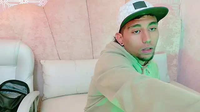 Snapshot of Annyeli chatting on 02-10-26, 05:44 Annyeli online show from 02-10-26, 05:44