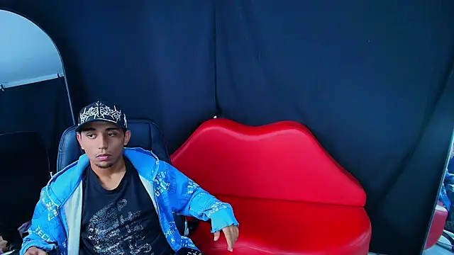 Snapshot of Annyeli chatting on 06-19-26, 02:16 Annyeli online show from 06-19-26, 02:16