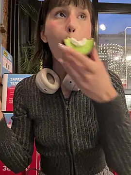 bigbabykiki online show from 01-14-25, 06:13