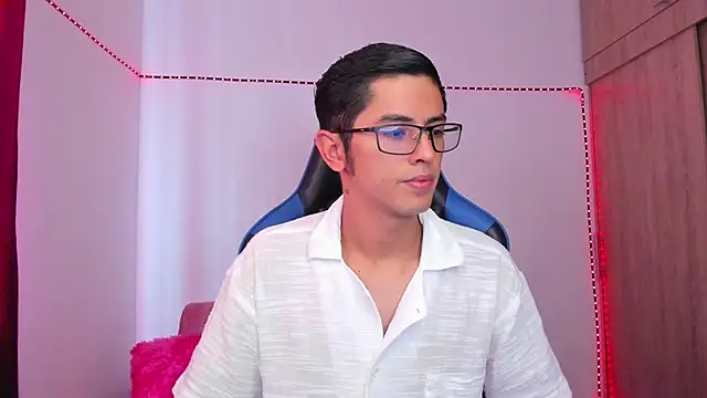 Snapshot of Ethan_Sai___ chatting on 12-08-24, 06:06 Ethan Sai online show from 12-08-24, 06:06