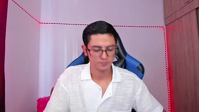 Snapshot of Ethan_Sai___ chatting on 12-08-24, 09:08 Ethan Sai online show from 12-08-24, 09:08