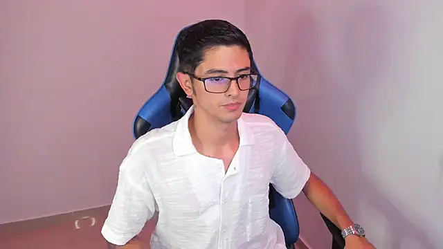 Snapshot of Ethan_Sai___ chatting on 01-11-25, 09:15 Ethan Sai online show from 01-11-25, 09:15