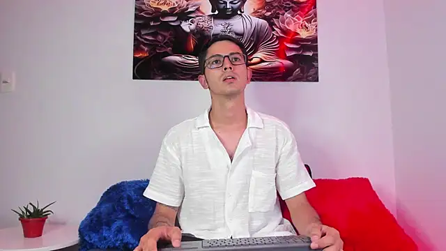 Snapshot of Ethan_Sai___ chatting on 02-14-25, 11:31 Ethan Sai online show from 02-14-25, 11:31