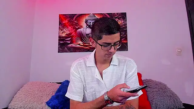 Snapshot of Ethan_Sai___ chatting on 10-28-25, 09:17 Ethan Sai online show from 10-28-25, 09:17