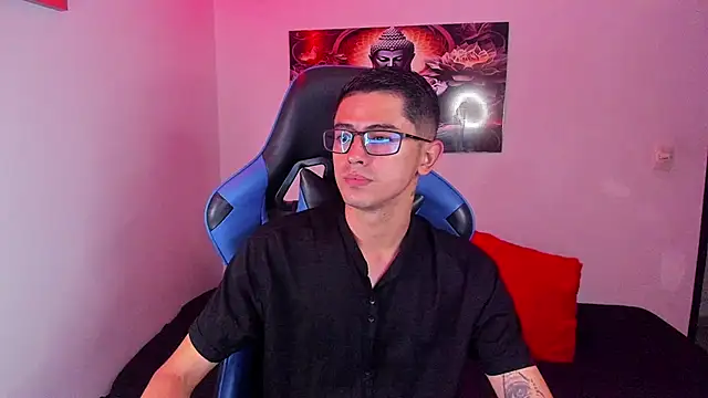 Snapshot of Ethan_Sai___ chatting on 11-05-25, 12:43 Ethan Sai online show from 11-05-25, 12:43