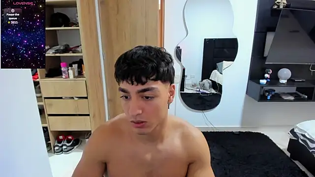 Snapshot of Cristhian_Evans chatting on 09-30-25, 12:43 Cristhian Evans online show from 09-30-25, 12:43