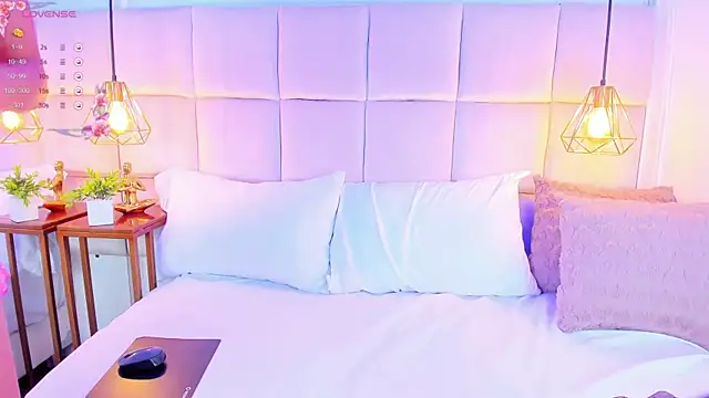 Snapshot of LinaGlam chatting on 01-31-25, 01:43 LinaGlam online show from 01-31-25, 01:43