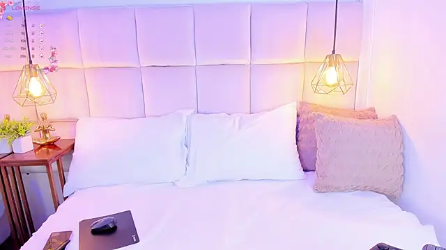 Snapshot of LinaGlam chatting on 02-05-25, 10:33 LinaGlam online show from 02-05-25, 10:33