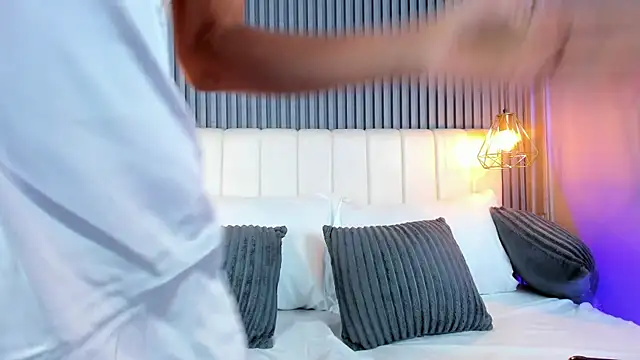 Snapshot of LinaGlam chatting on 09-11-25, 10:32 LinaGlam online show from 09-11-25, 10:32