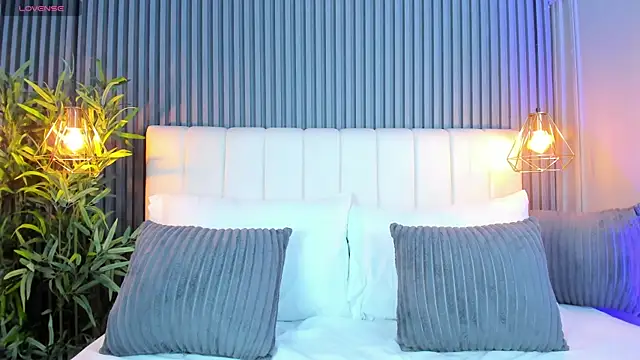 Snapshot of LinaGlam chatting on 09-25-25, 10:46 LinaGlam online show from 09-25-25, 10:46