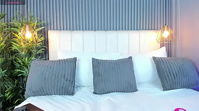 Snapshot of LinaGlam chatting on 11-10-25, 05:12 LinaGlam online show from 11-10-25, 05:12