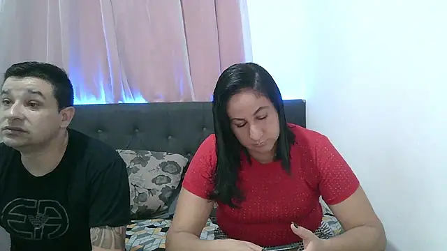 Snapshot of bonnie-e-clyde chatting on 01-03-25, 01:59 bonnie-e-clyde online show from 01-03-25, 01:59