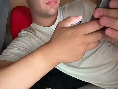 DaddysLittleBoyp online show from 11-07-25, 08:42