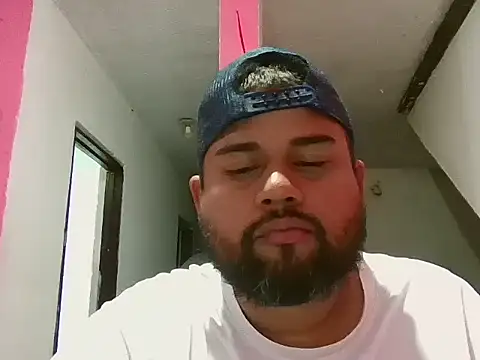 Snapshot of GABRIELGARCIA1313 chatting on 01-31-26, 11:14 GABRIELGARCIA1313 online show from 01-31-26, 11:14