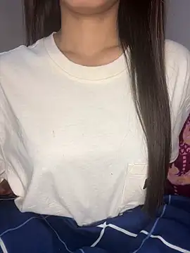 Snapshot of _riyaahahaha_ chatting on 01-11-25, 07:05  riyaahahaha  online show from 01-11-25, 07:05