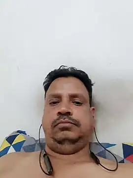 Snapshot of Raj1043 chatting on 02-11-25, 09:09 Raj1043 online show from 02-11-25, 09:09