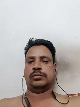 Snapshot of Raj1043 chatting on 02-19-25, 06:43 Raj1043 online show from 02-19-25, 06:43