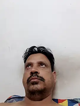 Snapshot of Raj1043 chatting on 03-01-25, 06:32 Raj1043 online show from 03-01-25, 06:32