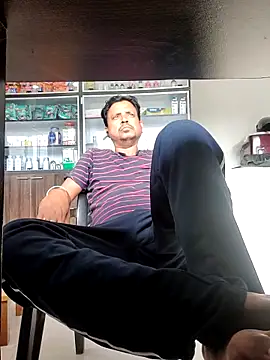 Raj1043 online show from 10-31-25, 06:14