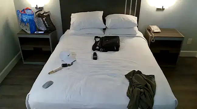 EatMyCake831 online show from 01-09-25, 07:40