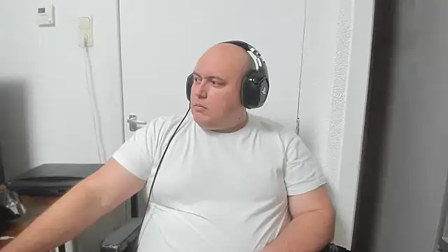 BigromeoXX online show from 12-27-24, 07:03