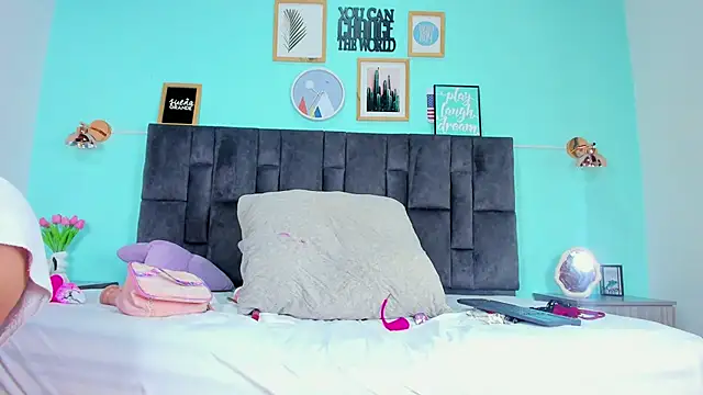 DulceAurora   online show from 02-17-25, 05:14