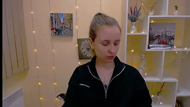  Nicole new online show from 03-05-25, 12:44