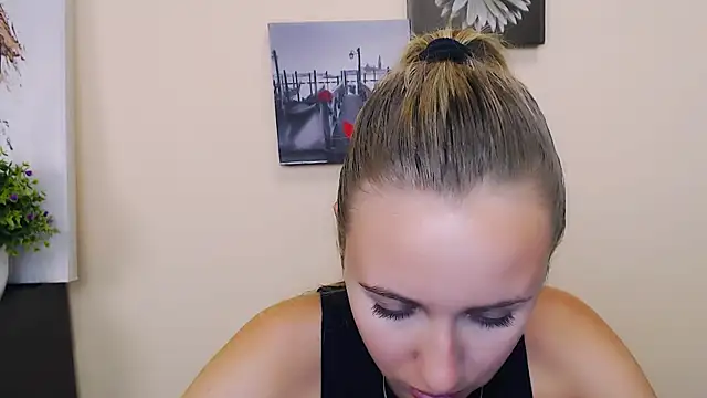 Snapshot of _Nicole_new chatting on 07-07-26, 07:56 Nicole new online show from 07-07-26, 07:56