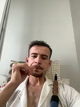 Snapshot of eddy355 chatting on 10-30-25, 02:51 eddy355 online show from 10-30-25, 02:51