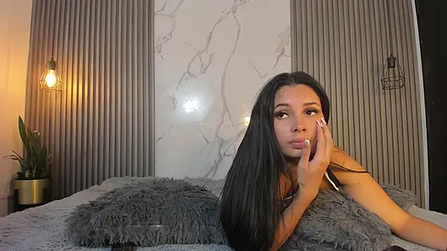 Snapshot of caliope_coralki chatting on 02-15-25, 01:53 caliope coralki online show from 02-15-25, 01:53