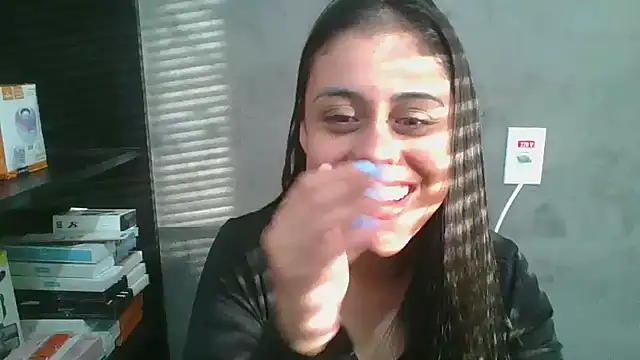 Snapshot of amorinha99 chatting on 05-13-26, 08:06 amorinha99 online show from 05-13-26, 08:06