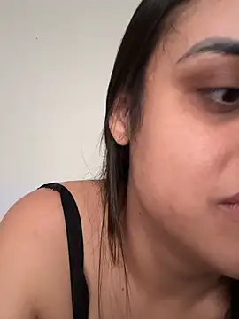 Snapshot of amorinha99 chatting on 05-18-26, 01:06 amorinha99 online show from 05-18-26, 01:06