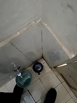 yourboy2000   online show from 09-29-25, 07:46