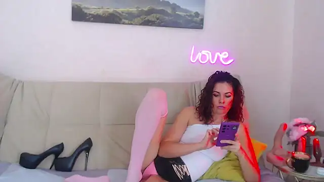 Snapshot of MariaModel chatting on 03-21-25, 10:17 MariaModel online show from 03-21-25, 10:17