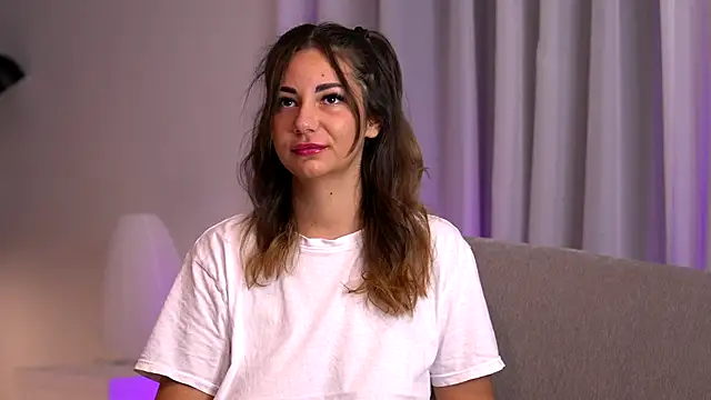 BelleSkye online show from 11-04-25, 04:44