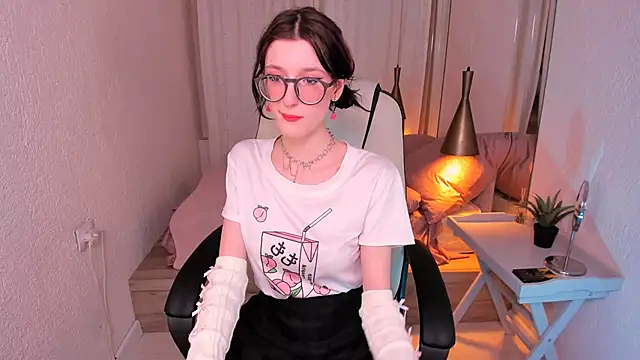 Lil Melanie  online show from 01-18-25, 02:12