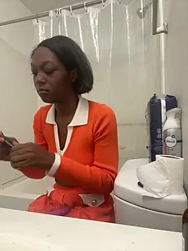 Snapshot of honeybrow chatting on 12-26-24, 12:59 honeybrow online show from 12-26-24, 12:59