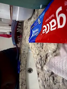 Snapshot of honeybrow chatting on 01-17-26, 07:39 honeybrow online show from 01-17-26, 07:39