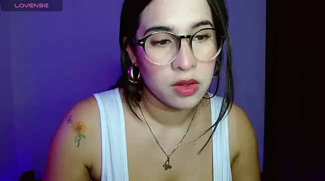Snapshot of angelasmith15 chatting on 12-03-24, 08:27 angelasmith15 online show from 12-03-24, 08:27
