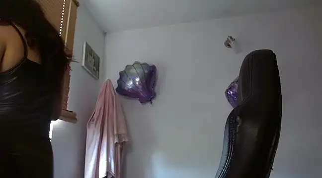 Snapshot of angelasmith15 chatting on 01-05-25, 04:16 angelasmith15 online show from 01-05-25, 04:16