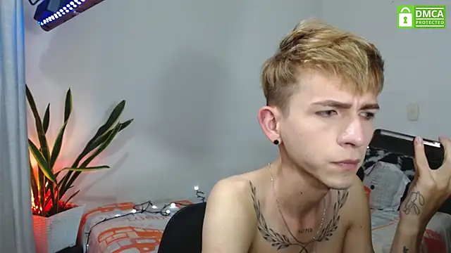 smallgiant27 online show from 11-19-25, 02:33