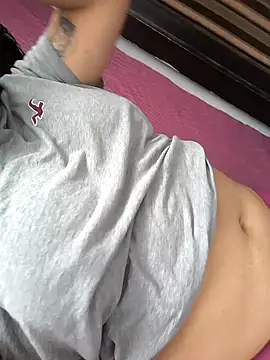 EmpaticBolillo online show from 10-16-25, 03:02