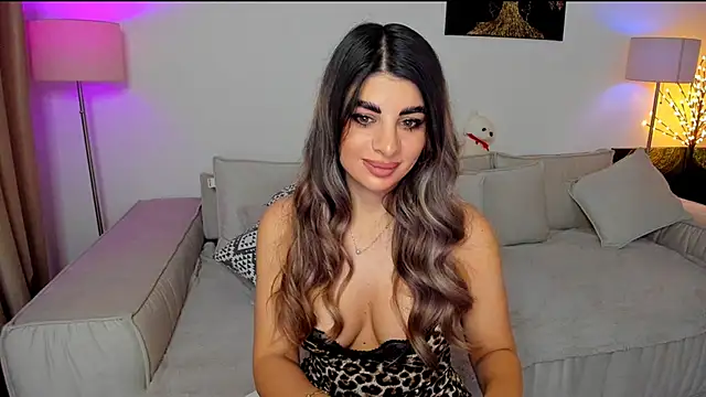 Snapshot of Queenofyouredreams chatting on 01-04-25, 10:55 Queenofyouredreams online show from 01-04-25, 10:55