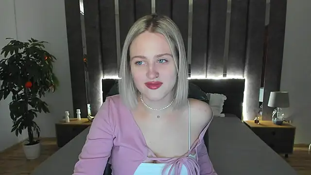 Snapshot of _Sarah_Soul_ chatting on 12-23-24, 07:06 Sarah Soul online show from 12-23-24, 07:06
