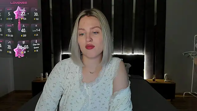 Snapshot of _Sarah_Soul_ chatting on 01-05-25, 12:52 Sarah Soul online show from 01-05-25, 12:52
