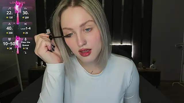 Snapshot of _Sarah_Soul_ chatting on 02-04-25, 01:02 Sarah Soul online show from 02-04-25, 01:02