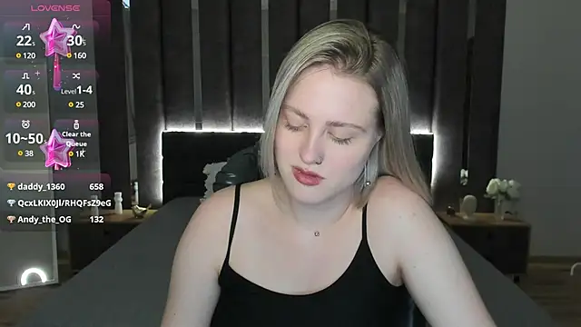Snapshot of _Sarah_Soul_ chatting on 02-09-25, 06:43 Sarah Soul online show from 02-09-25, 06:43